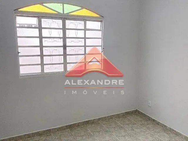 Casa com 10m² 3 quartos e 2 banheiros, à venda, no bairro Monte Castelo em São José Dos Campos