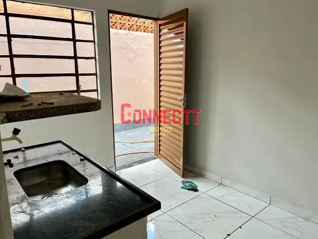 Casa com 200m² 4 quartos e 2 banheiros, à venda, no bairro Solar Boa Vista em Ribeirão Preto