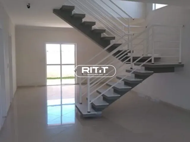 Casa com 250m² 4 quartos e 3 banheiros, para alugar, no bairro Condomínio Residencial Mirante do Lenheiro em Valinhos