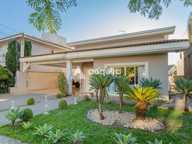 Casa com 692m² 4 quartos e 5 banheiros, à venda, no bairro Orfãs em Ponta Grossa