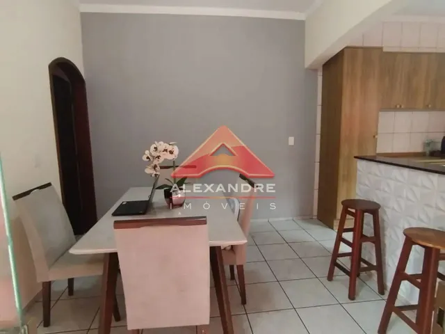 Casa com 138m² 4 quartos e 3 banheiros, à venda, no bairro Jardim Itapoã em São José Dos Campos