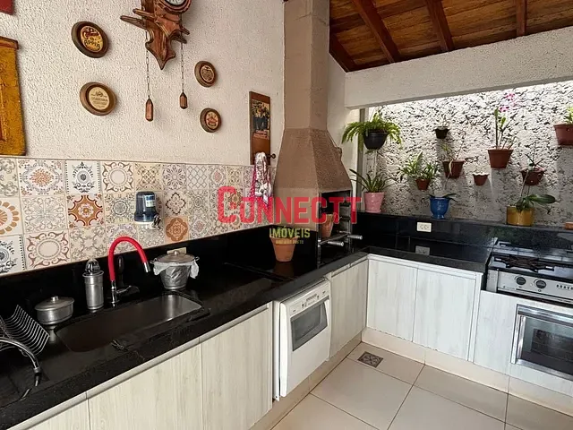 Casa 4 quartos e 4 banheiros, à venda, no bairro Guaporé em Ribeirão Preto