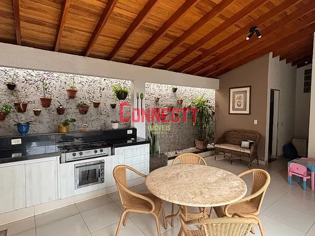 Casa 4 quartos e 4 banheiros, à venda, no bairro Guaporé em Ribeirão Preto