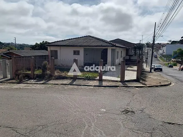 Casa com 238m² 2 quartos e 2 banheiros, à venda, no bairro Uvaranas em Ponta Grossa
