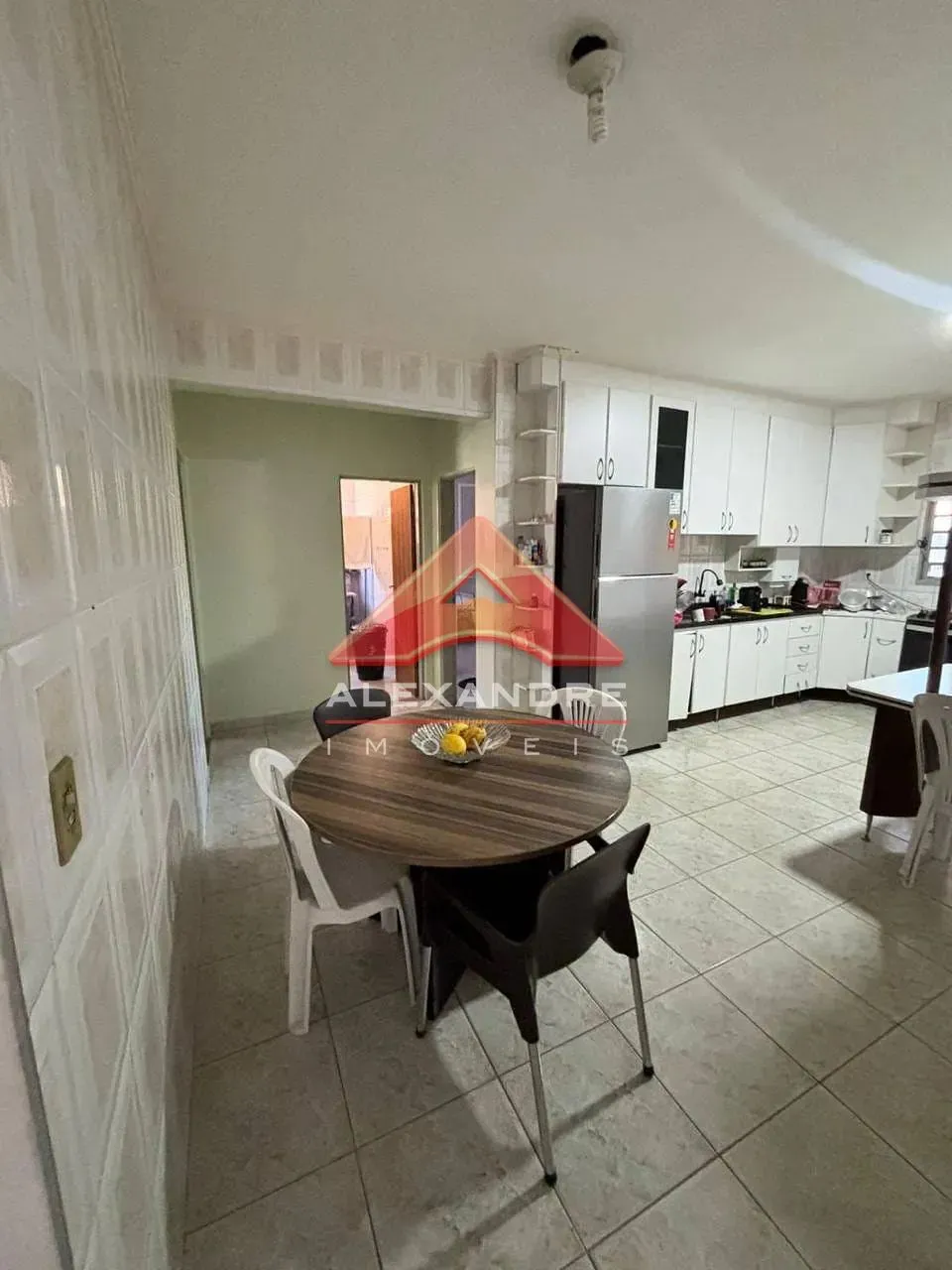 Casa, 4 quartos, 230 m² - Foto 1