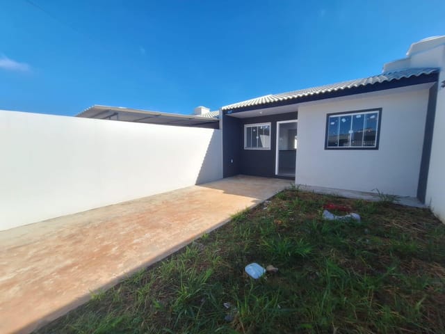 Locação - Casa com 2 quartos, 1 vaga de garagem, Quintal amplo, Cará-Cará.