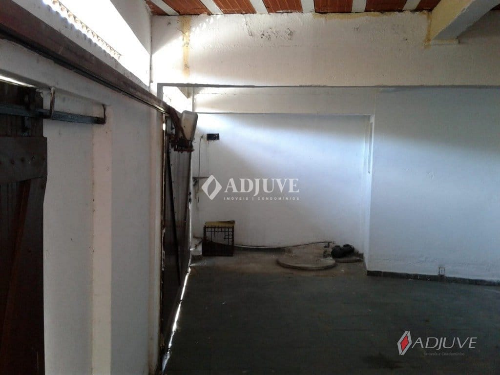 Casa à venda com 3 quartos, 200m² - Foto 4