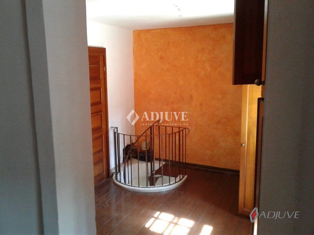 Casa à venda com 3 quartos, 200m² - Foto 16