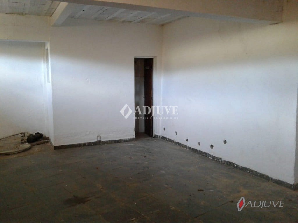 Casa à venda com 3 quartos, 200m² - Foto 5