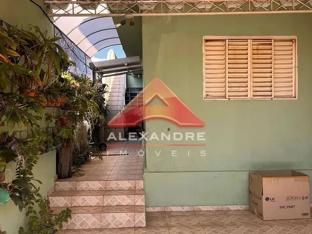 Casa com 10m² 4 quartos e 3 banheiros, à venda, no bairro Parque Novo Horizonte em São José Dos Campos