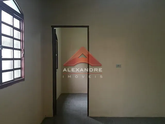 Casa com 300m² 2 quartos e 1 banheiro, à venda, no bairro Vila Guarani em São José dos Campos