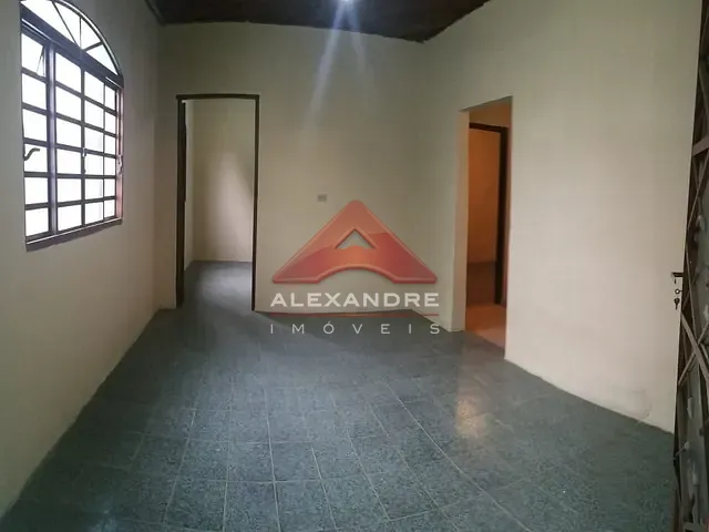 Casa com 300m² 2 quartos e 1 banheiro, à venda, no bairro Vila Guarani em São José dos Campos