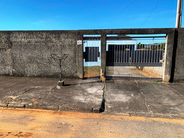Casa com 300m² 2 quartos e 2 banheiros, à venda, no bairro Cidade Nova em Pindamonhangaba