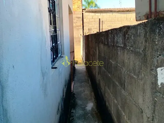 Casa com 300m² 2 quartos e 2 banheiros, à venda, no bairro Cidade Nova em Pindamonhangaba