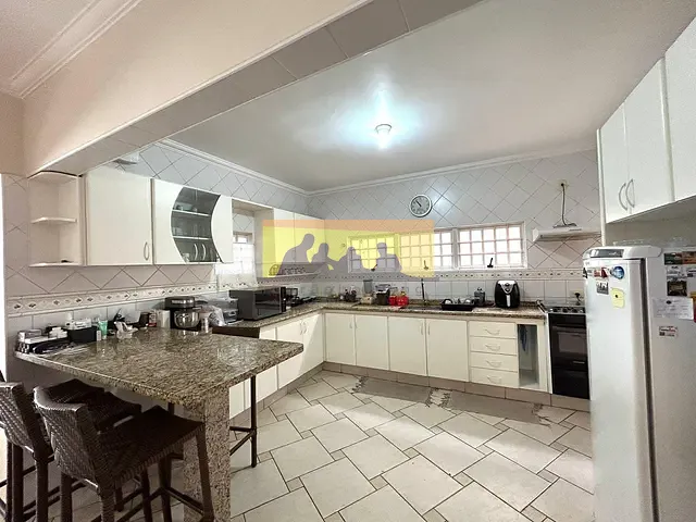 Casa com 360m² 3 quartos e 4 banheiros, à venda, no bairro Jardim Santa Genebra em Campinas