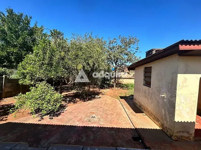 Casa com 462m² 3 quartos e 1 banheiro, à venda, no bairro Uvaranas em Ponta Grossa