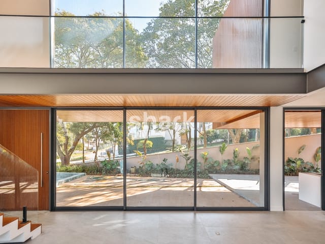 Casa com 544m² 4 quartos e 5 banheiros, à venda ou para alugar, no bairro Tamboré em Santana de Parnaíba