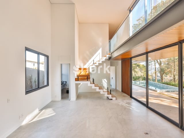 Casa com 544m² 4 quartos e 5 banheiros, à venda ou para alugar, no bairro Tamboré em Santana de Parnaíba