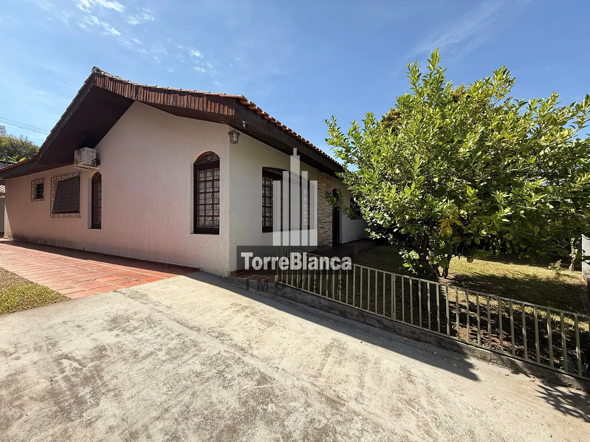 Casa, 3 quartos, 185 m² - Foto 1