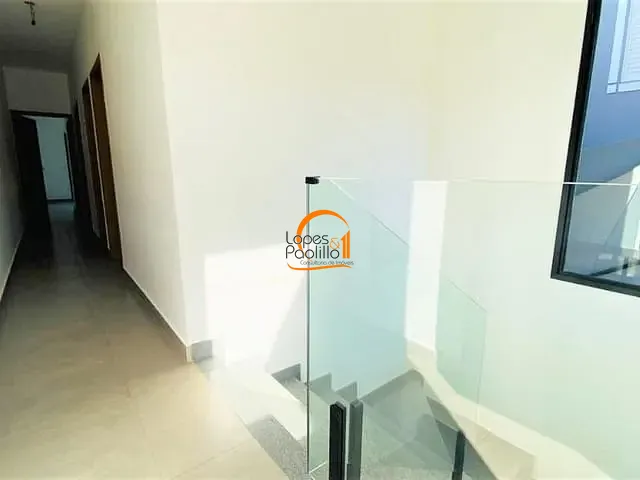 Casa com 125m² 3 quartos e 2 banheiros, à venda ou para alugar, no bairro Recreio Maristela em Atibaia