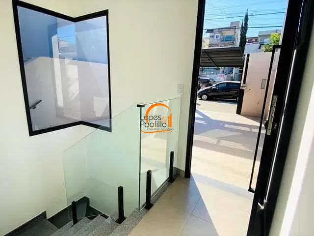 Casa com 125m² 3 quartos e 2 banheiros, à venda ou para alugar, no bairro Recreio Maristela em Atibaia