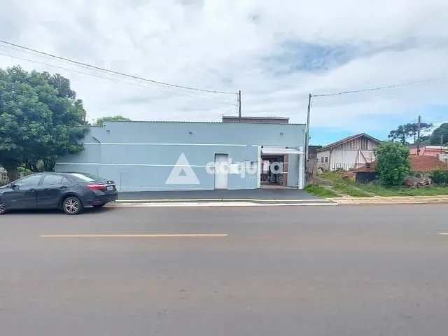 Casa com 360m² 5 quartos e 3 banheiros, à venda, no bairro Uvaranas em Ponta Grossa