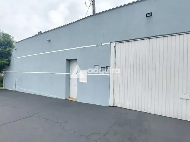 Casa com 360m² 5 quartos e 3 banheiros, à venda, no bairro Uvaranas em Ponta Grossa