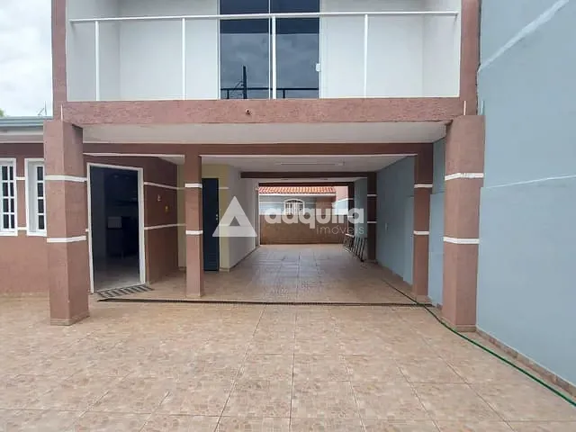 Casa com 360m² 5 quartos e 3 banheiros, à venda, no bairro Uvaranas em Ponta Grossa