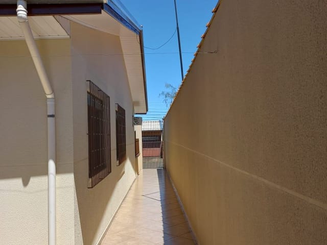 Foto do Casa - Casa com edícula (entrada independente) rua calma à venda, terreno 384m² e 168,44m² de área construída, Boa Vista, próximo a PR-151, Ponta Grossa, PR | Adquira Imóveis
