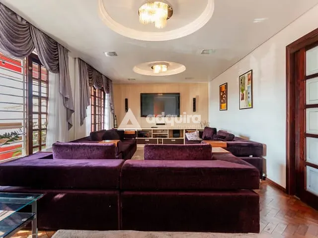 Casa com 495m² 3 quartos e 4 banheiros, à venda, no bairro Uvaranas em Ponta Grossa