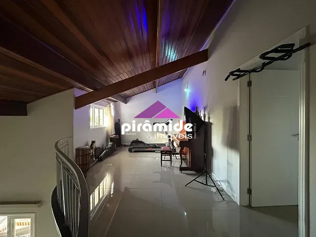 Casa com 1000m² 3 quartos e 4 banheiros, à venda, no bairro Mirante do Vale em Jacareí