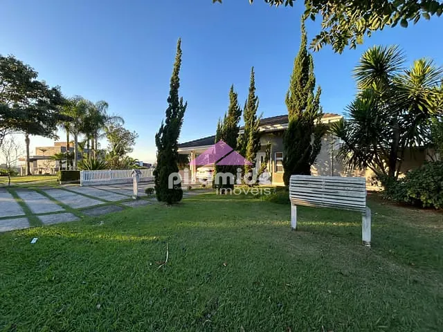 Casa com 1000m² 3 quartos e 4 banheiros, à venda, no bairro Mirante do Vale em Jacareí