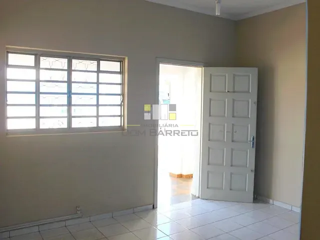 Casa com 300m² 3 quartos e 2 banheiros, à venda, no bairro Centro em Sumaré