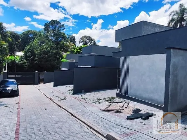 Casa com 220m² 3 quartos e 2 banheiros, à venda, no bairro Jardim Estância Brasil em Atibaia
