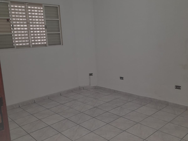 Casa com 136m² 2 quartos e 1 banheiro, à venda, no bairro Chácara Galega em Pindamonhangaba