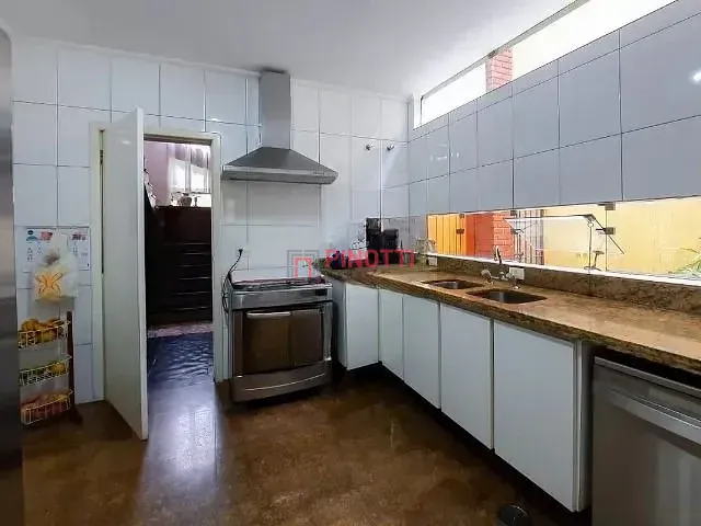 Casa 4 quartos e 3 banheiros, à venda, no bairro Nova Petrópolis em São Bernardo do Campo