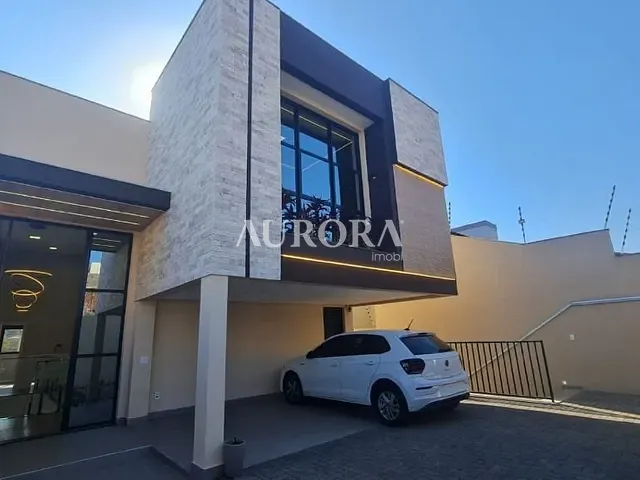 Casa com 250m² 3 quartos e 4 banheiros, à venda, no bairro Universitário em Londrina