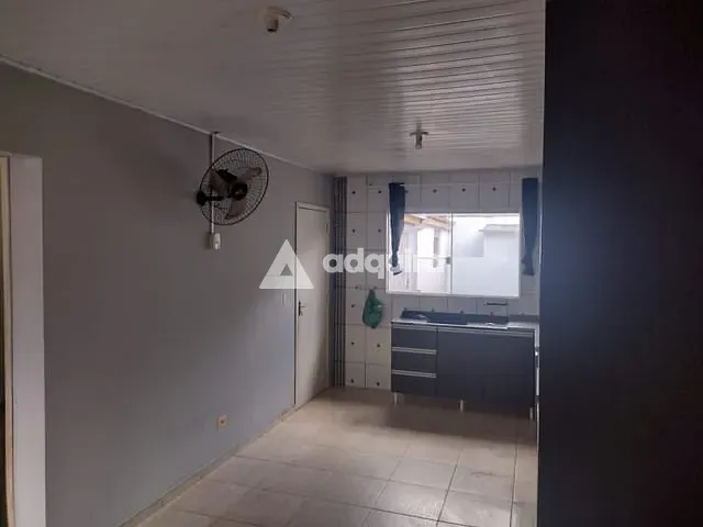 Casa com 61m² 3 quartos e 2 banheiros, à venda, no bairro Uvaranas em Ponta Grossa