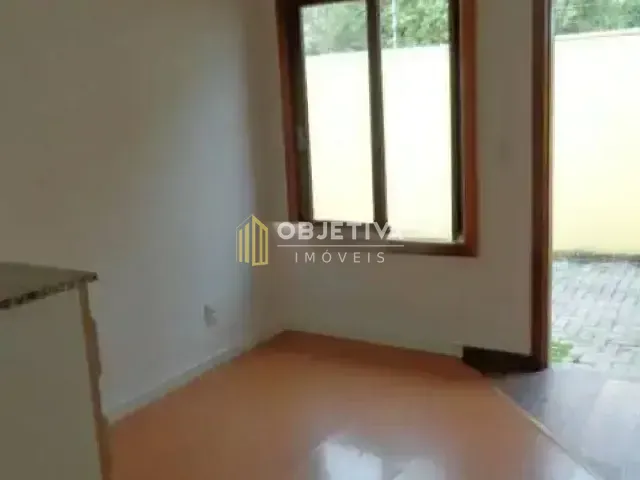 Casa 2 quartos e 1 banheiro, à venda, no bairro Nossa Senhora das Graças em Canoas