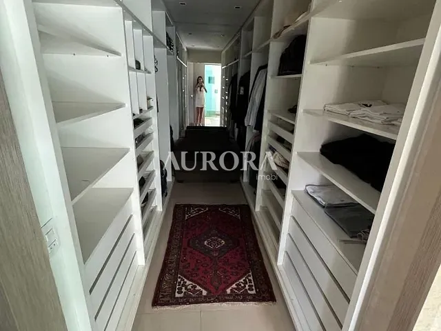 Casa com 700m² 4 quartos e 5 banheiros, para alugar, no bairro Loteamento Alphaville em Londrina