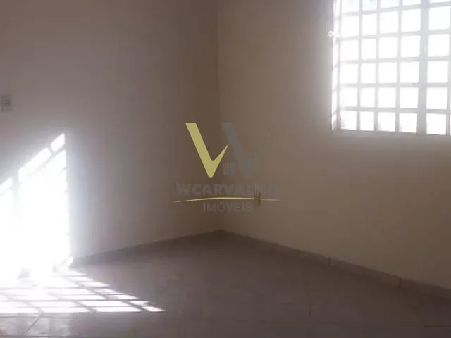 Casa com 200m² 3 quartos e 2 banheiros, à venda, no bairro Vila Santa Isabel em Anápolis