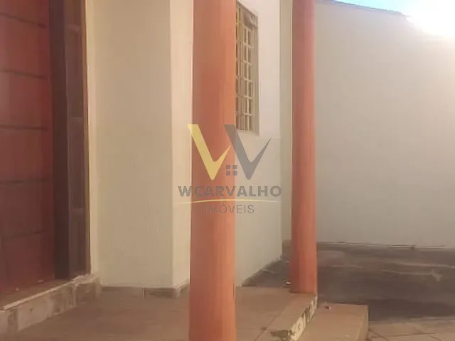 Casa com 200m² 3 quartos e 2 banheiros, à venda, no bairro Vila Santa Isabel em Anápolis