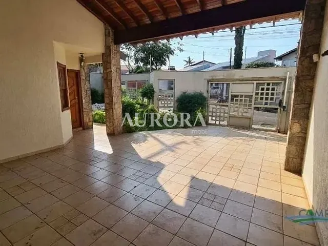 Casa com 360m² 5 quartos e 4 banheiros, à venda, no bairro Champagnat em Londrina
