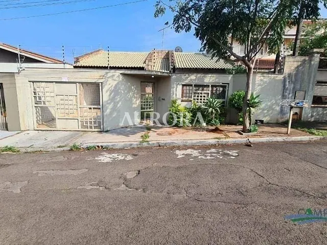 Casa com 360m² 5 quartos e 4 banheiros, à venda, no bairro Champagnat em Londrina