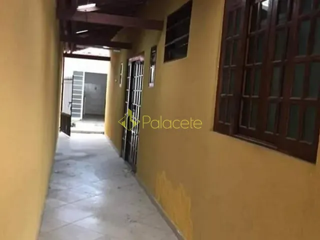 Casa com 200m² 3 quartos e 1 banheiro, à venda, no bairro Residencial Mantiqueira em Pindamonhangaba