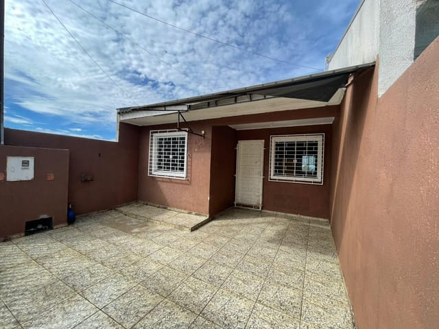 Locação - Casa Mobiliada, 2 quartos, Vaga de garagem, Churrasqueira, Chapada.