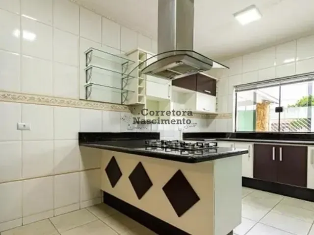 Casa com 250m² 3 quartos e 3 banheiros, à venda, no bairro Vila Tatetuba em São José dos Campos