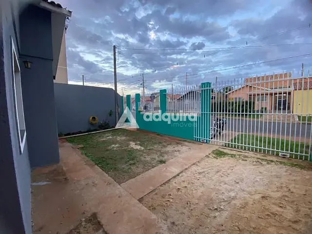 Casa 2 quartos e 1 banheiro, para alugar, no bairro Cará-cará em Ponta Grossa