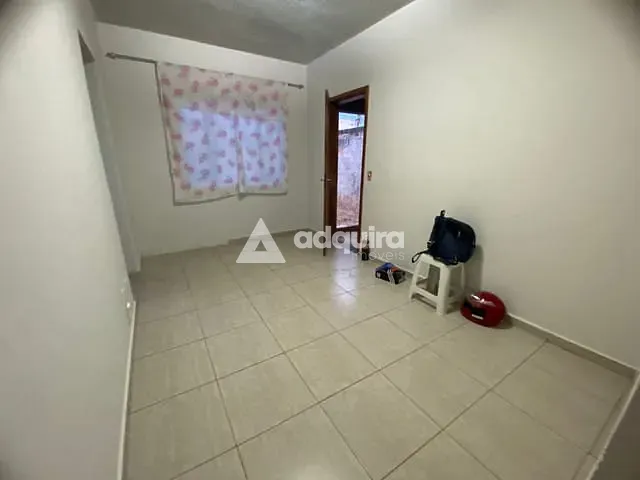 Casa 2 quartos e 1 banheiro, para alugar, no bairro Cará-cará em Ponta Grossa