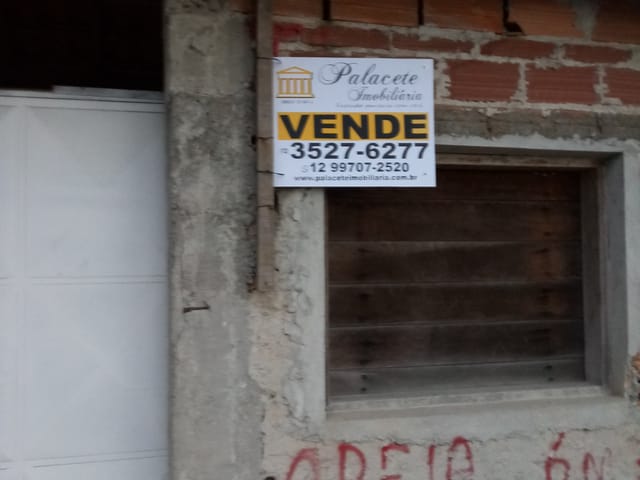 Casa com 195m² 3 quartos e 1 banheiro, à venda, no bairro Bom Sucesso em Pindamonhangaba
